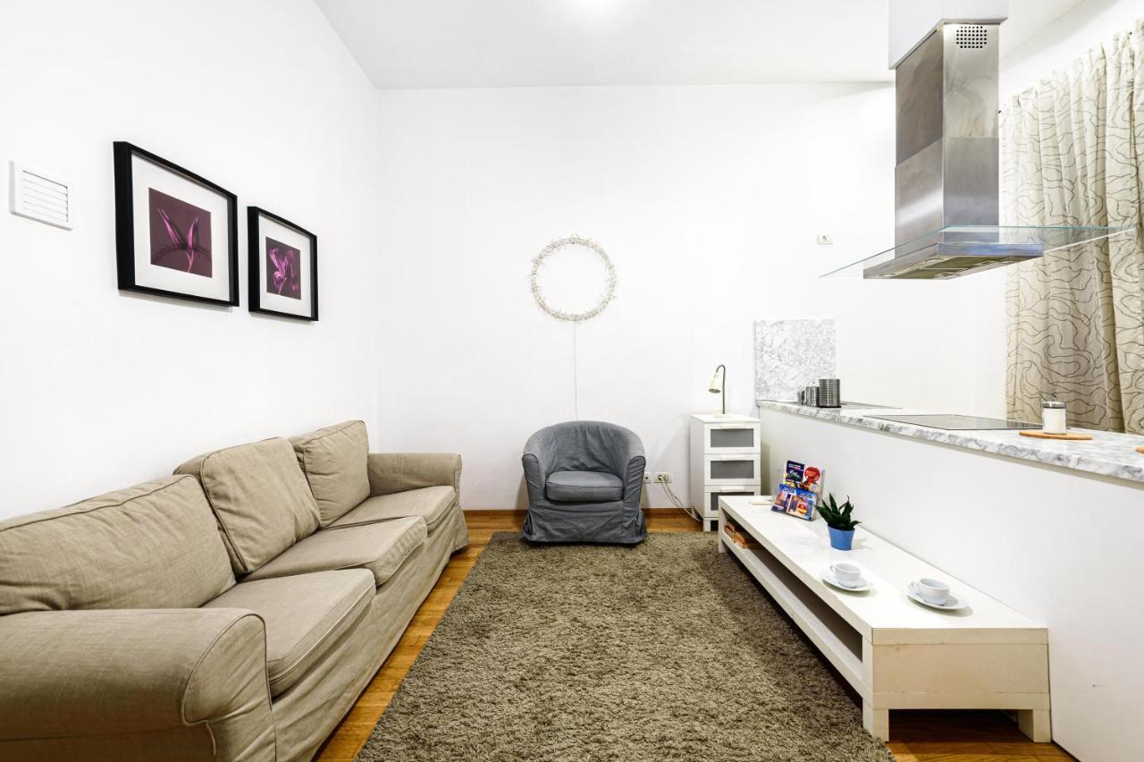 Avenue Hostel *