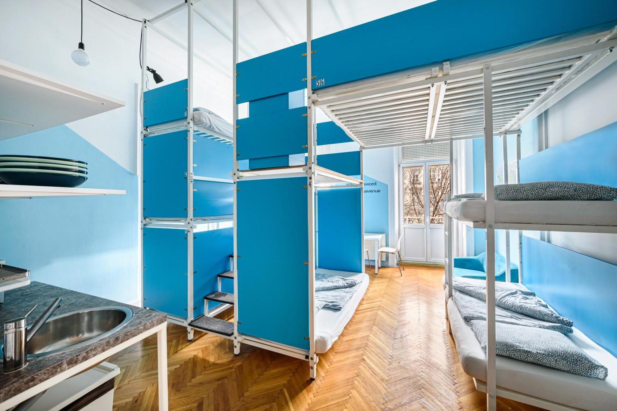 Avenue Hostel *