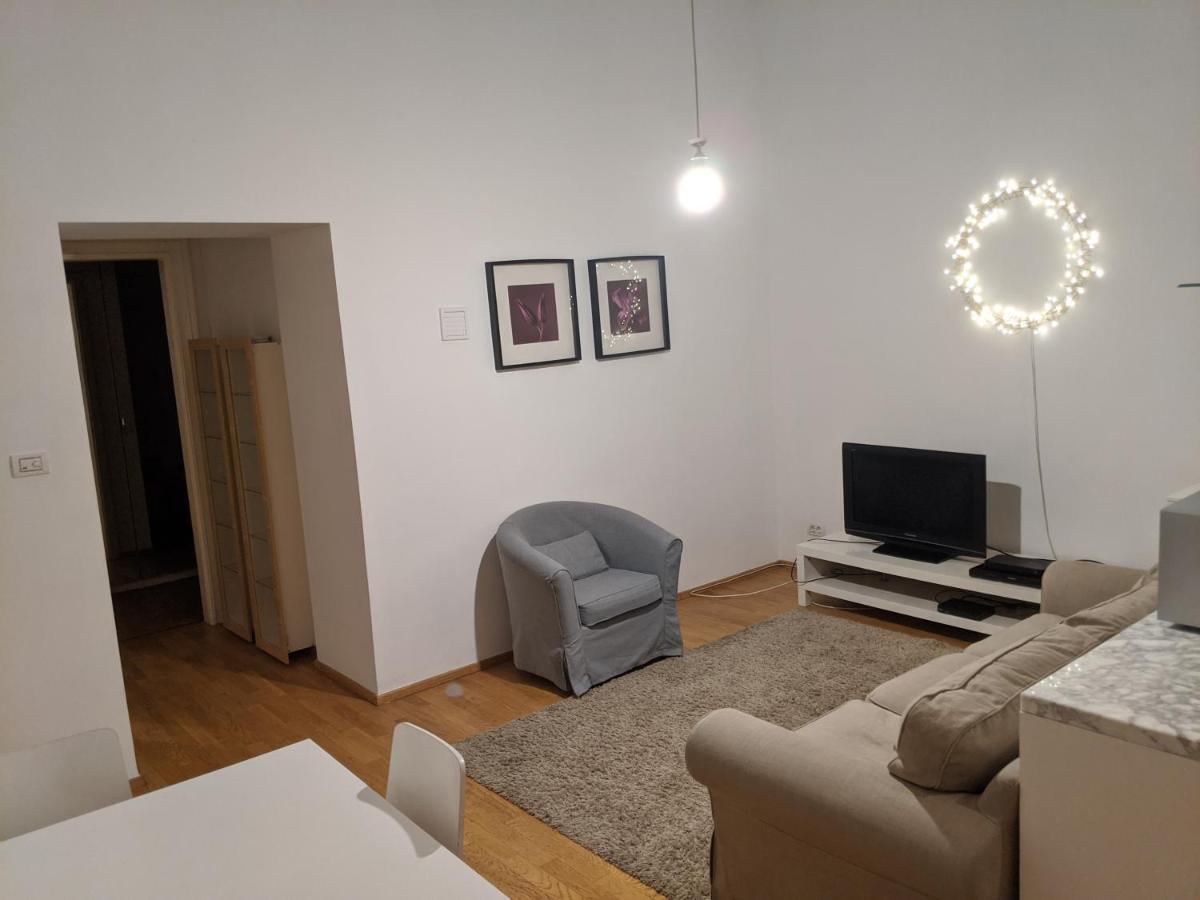 Avenue Hostel *