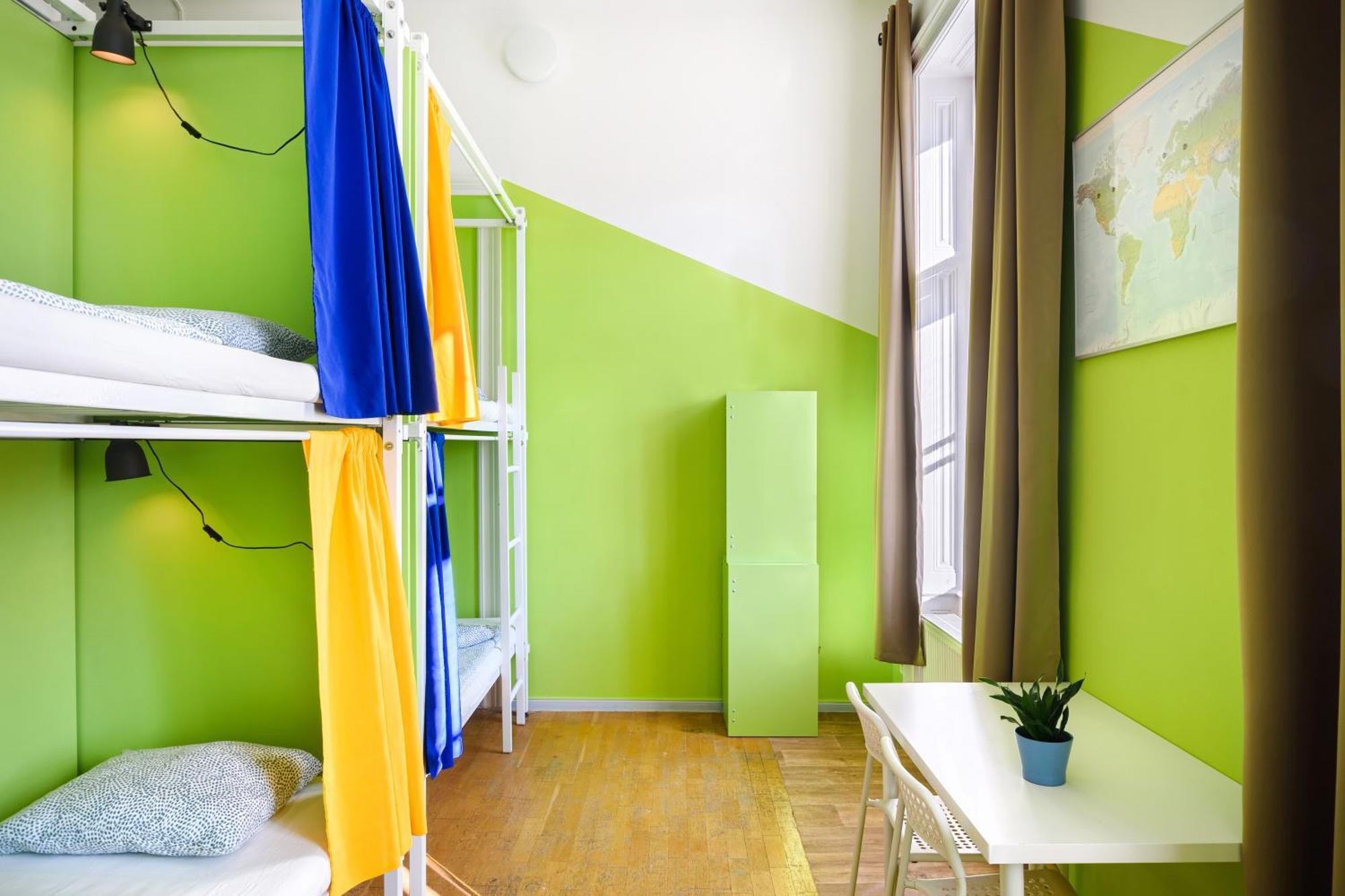 Hostal Avenue *