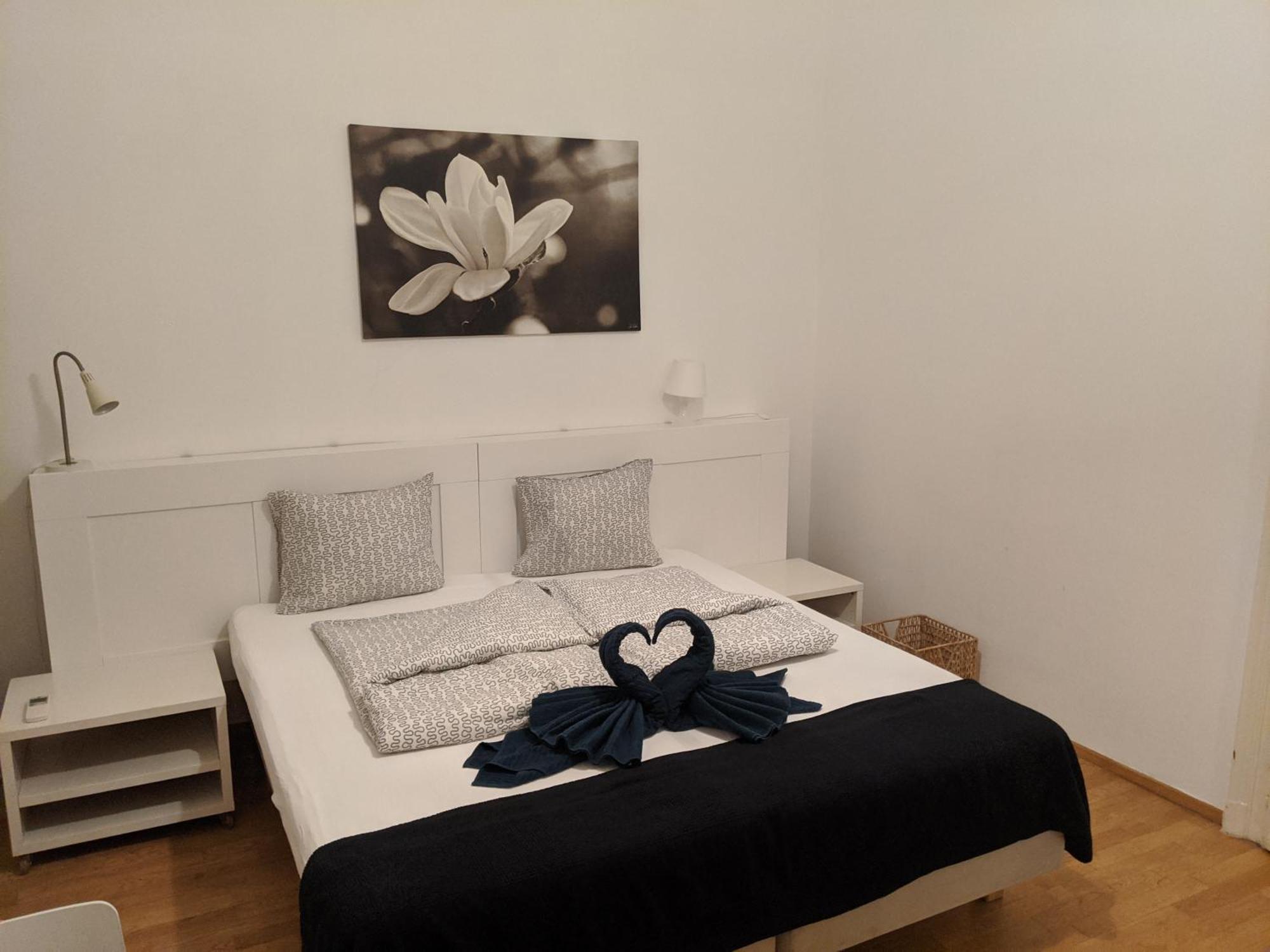 Hostal Avenue *